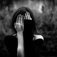 欧美范灰色女生头像:你快乐我就快乐_WWW.TQQA.COM
