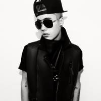 昨夜随风:QQ欧美高清男头像_WWW.TQQA.COM