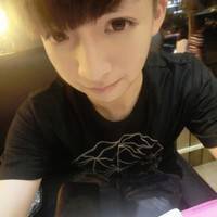 喜欢我就别轻易放手:情侣一左一右不带字头像_WWW.TQQA.COM