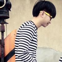 穿情侣装的情侣头像一对/2张_WWW.TQQA.COM