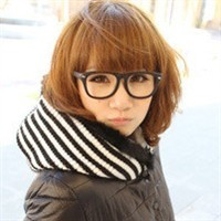 眼镜控气质可爱女生头像:属于我们的烟火_WWW.TQQA.COM