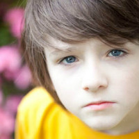 00后正太小男生可爱头像:心其实一直停在童年_WWW.TQQA.COM