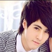 很有爱的情侣头像:一左一右_WWW.TQQA.COM