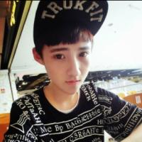 拿花的男生头像图片个性网_WWW.TQQA.COM