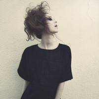 欧美女生头像复古风:爱了你瞎了眼_WWW.TQQA.COM