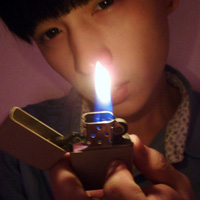 情侣头像不带字一左一右:离开你我会慌张_WWW.TQQA.COM