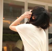 唯美黑色长发女生头像:假如我变成你的回忆_WWW.TQQA.COM