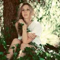 远景QQ头像情侣一男一女两张:幻彩的世界有你有_WWW.TQQA.COM