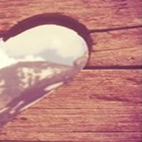 自拍再自裁情侣头像一对_WWW.TQQA.COM