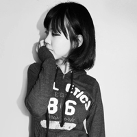 欧美范灰色女生头像:你快乐我就快乐_WWW.TQQA.COM