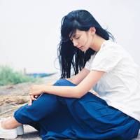 QQ唯美女生头像:风雨我帮你挡在身后_WWW.TQQA.COM