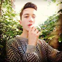 欧美头像重口味男:守候身旁i_WWW.TQQA.COM