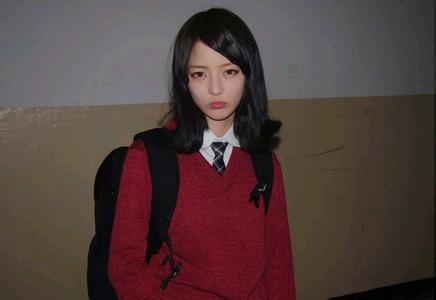 男生头像图片学生装背影_WWW.TQQA.COM