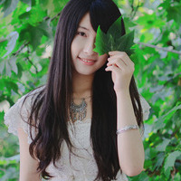 绿色意境女生头像:喜欢夏天闻雨的味道_WWW.TQQA.COM