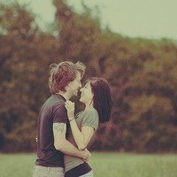 拥抱/牵手在一起的情侣头像_WWW.TQQA.COM