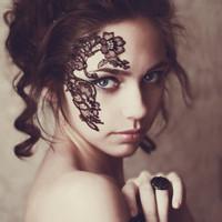 欧美头像女生伤感哭泣_WWW.TQQA.COM