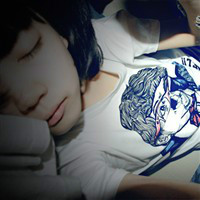 1左1右浪漫情侣QQ头像_WWW.TQQA.COM