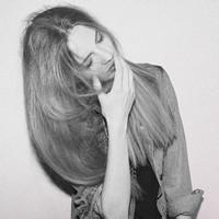 欧美头像女生伤感哭泣_WWW.TQQA.COM