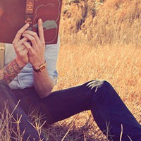 一人一边情侣QQ头像:男左女右_WWW.TQQA.COM