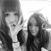 QQ黑白姐妹头像_WWW.TQQA.COM