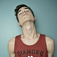 欧美头像男生霸道:为你放下执念_WWW.TQQA.COM