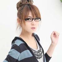 眼镜控气质可爱女生头像:属于我们的烟火_WWW.TQQA.COM