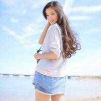 蓝色天空下的女生唯美头像:放手去爱_WWW.TQQA.COM