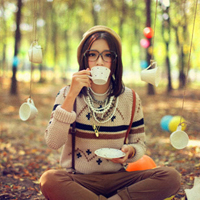 唯美长发女生头像:女生背影长发的优雅永远那么_WWW.TQQA.COM