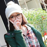 眼镜控气质可爱女生头像:属于我们的烟火_WWW.TQQA.COM