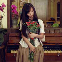 长大以后爱越来越远:森系女生QQ头像:留念从前_WWW.TQQA.COM