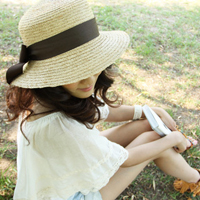 花季少女:戴帽子的唯美女生头像:超赞_WWW.TQQA.COM