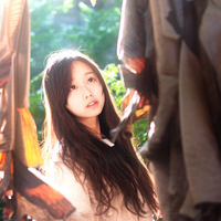 眼神交汇记住你甜蜜笑容::森系意境女生头像_WWW.TQQA.COM