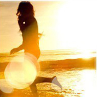 面对大海的唯美意境女生头像:我只想要面朝大海_WWW.TQQA.COM