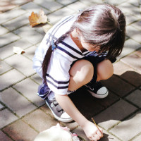 萌宝贝制服mm可爱头像_WWW.TQQA.COM