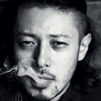 小田切让电影自裁QQ头像_WWW.TQQA.COM