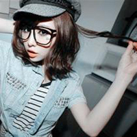 眼镜控气质可爱女生头像:属于我们的烟火_WWW.TQQA.COM