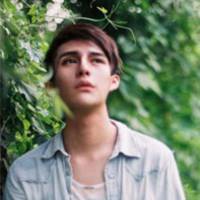 远景QQ头像情侣一男一女两张:幻彩的世界有你有_WWW.TQQA.COM