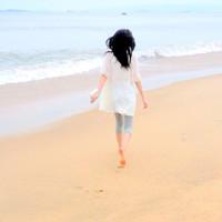 非主流女生头像唯美海边:思念一个人的味道_WWW.TQQA.COM