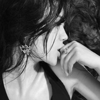 风情万种的欧美女生头像_WWW.TQQA.COM