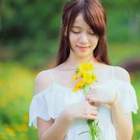 唯美头像小清新:手中花离人泪_WWW.TQQA.COM