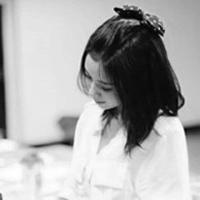 伤感灰白女生头像:这次:换我等你_WWW.TQQA.COM