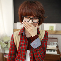 眼镜控气质可爱女生头像:属于我们的烟火_WWW.TQQA.COM