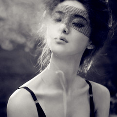 情感丰富欧美女生头像控_WWW.TQQA.COM