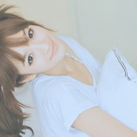 白色唯美纯情的女生QQ头像_WWW.TQQA.COM