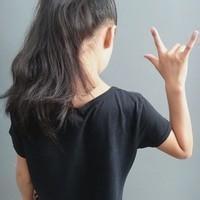 微博情侣小朋友头像:我们的天空有一道彩虹_WWW.TQQA.COM