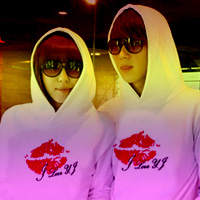 真人情侣头像一左一右_WWW.TQQA.COM