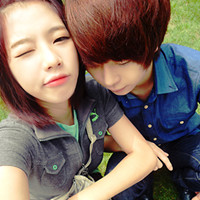 1左1右浪漫情侣QQ头像_WWW.TQQA.COM