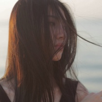 女生一个人孤单头像:唯美又伤感_WWW.TQQA.COM