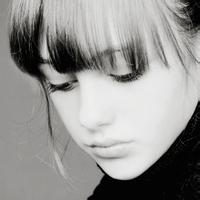 欧美头像女生伤感哭泣_WWW.TQQA.COM