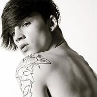 欧美头像男生霸气肌肉_WWW.TQQA.COM